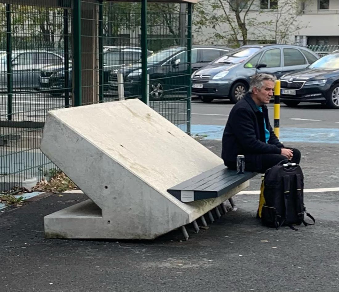 Borne Béton SAFELY avec banc métal
