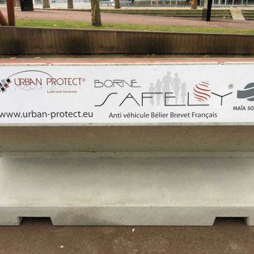 bloc béton anti bélier - borne de défense SAFELY